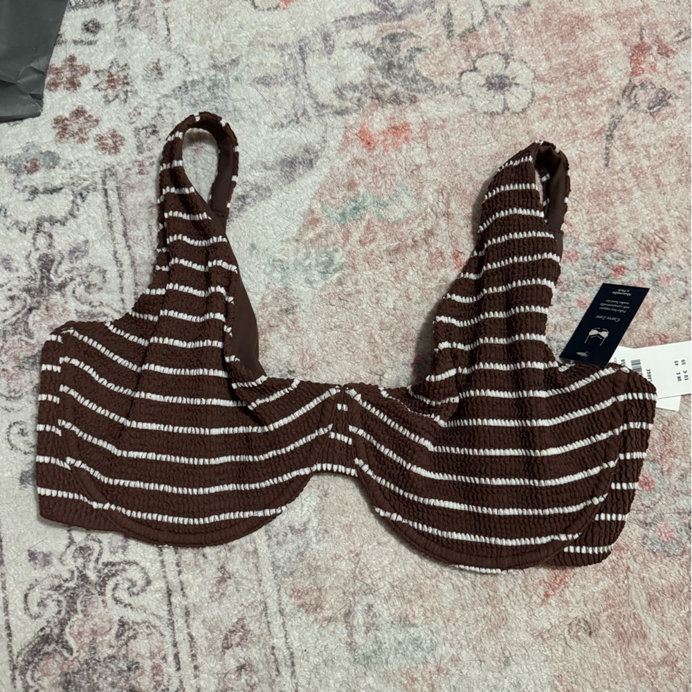 Abercrombie curve love bikini top, nwt
